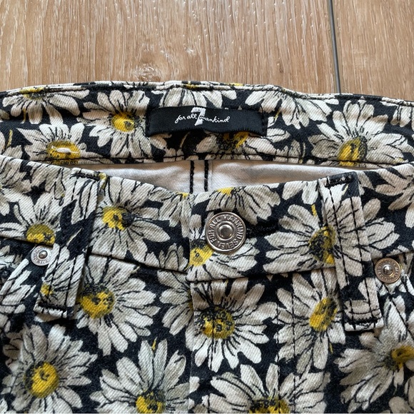7 For All Man Kind Lazy Daisy Jeans - Picture 4 of 16